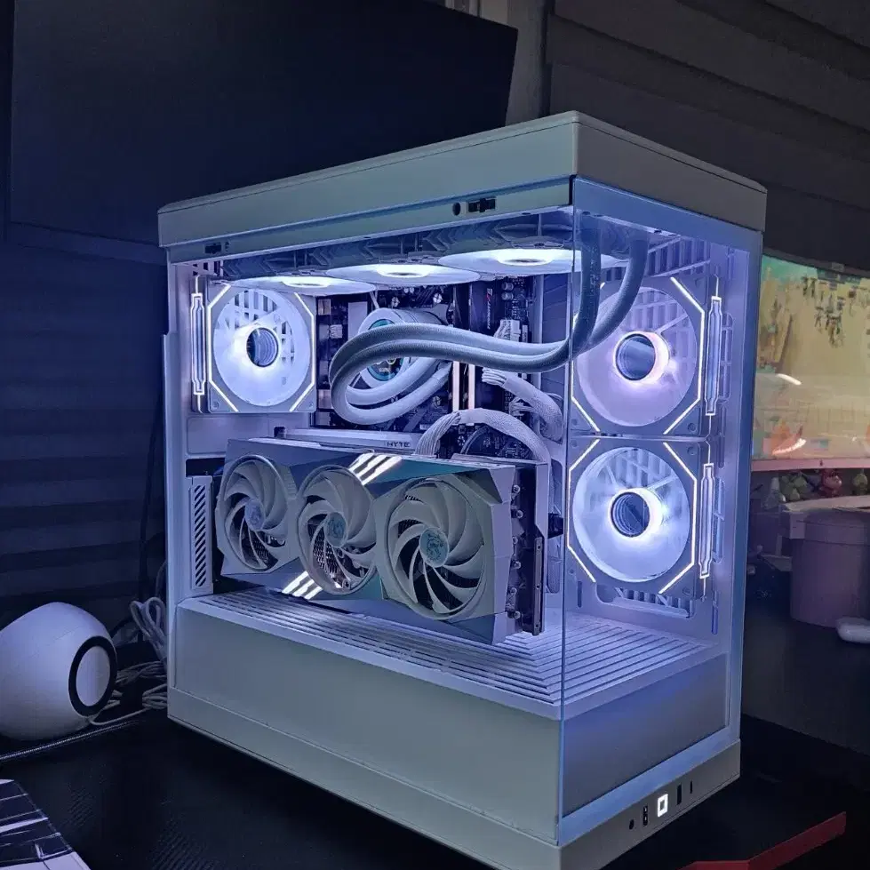 7800x3d rtx4080super 화이트 본체