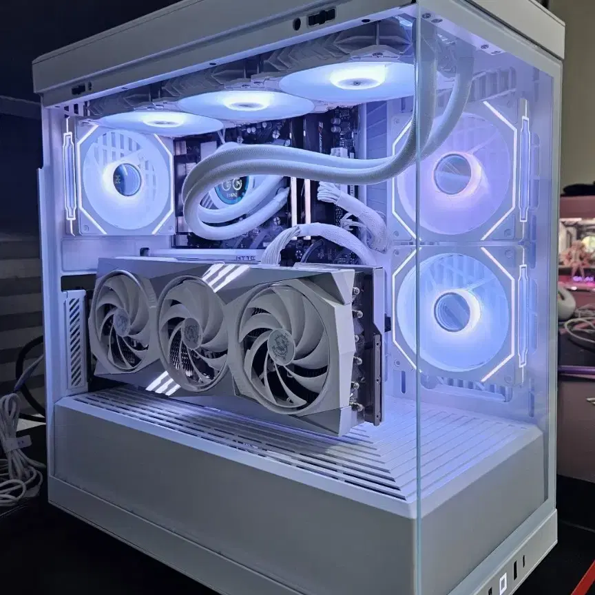 7800x3d rtx4080super 화이트 본체