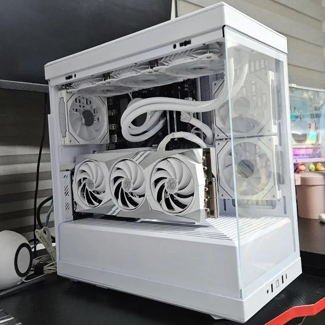 7800x3d rtx4080super 화이트 본체