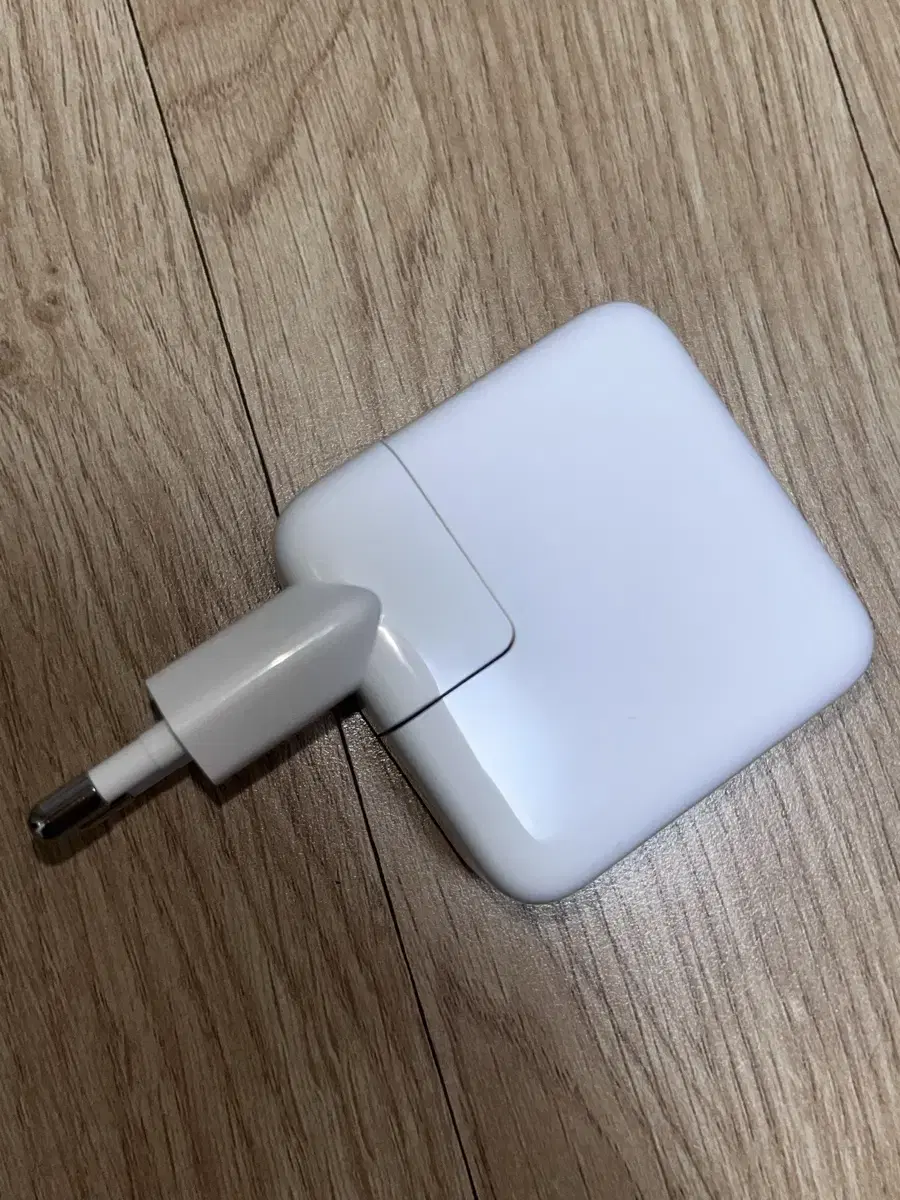 애플 30W USB-C 어댑터