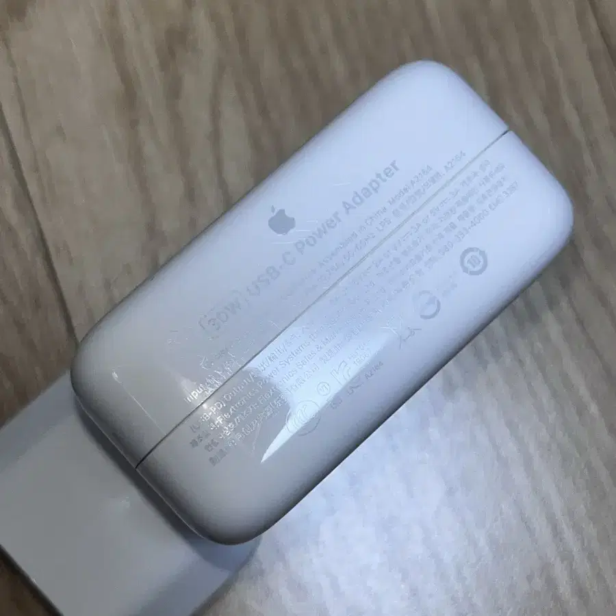 애플 30W USB-C 어댑터