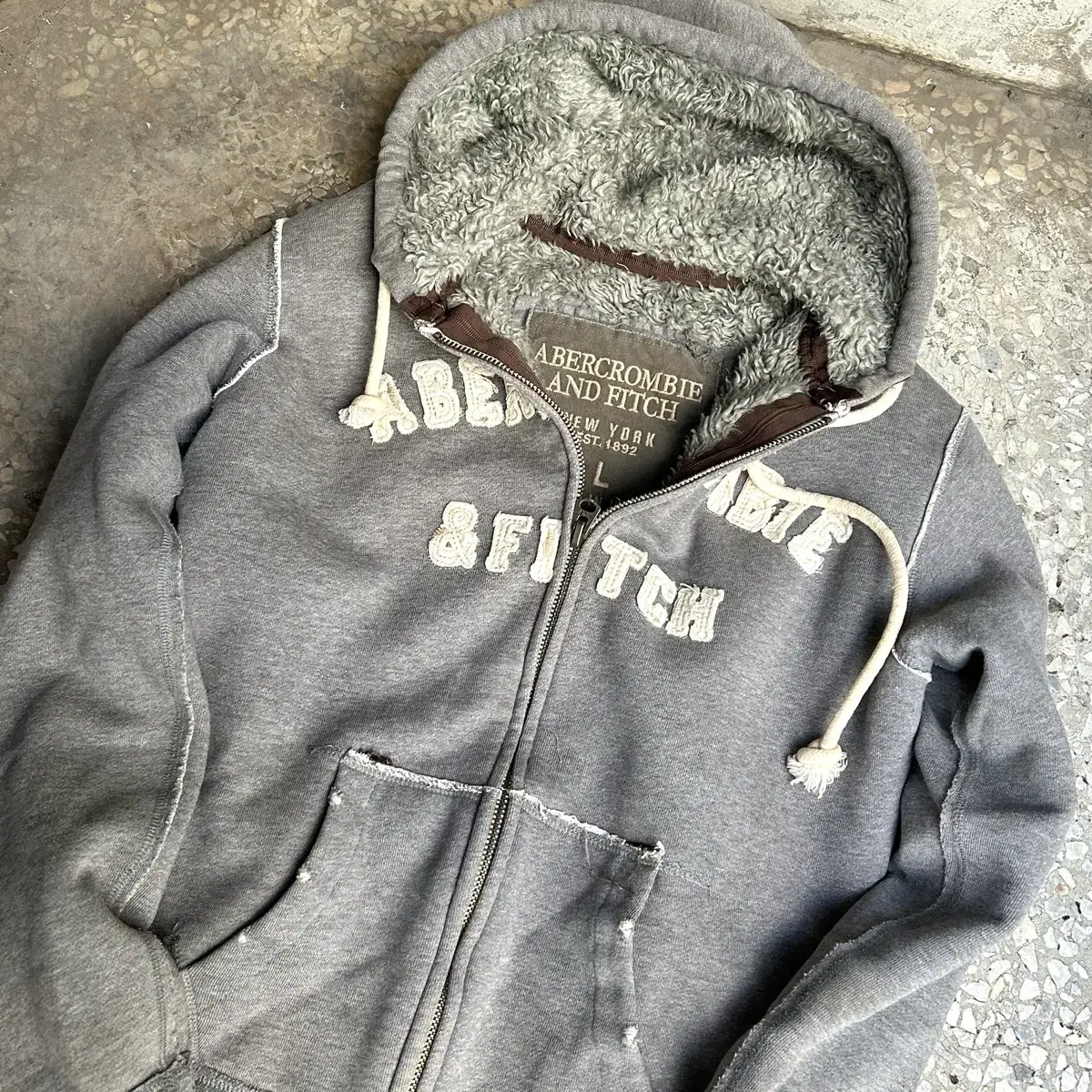 Vintage Abercrombie and Fitch Gray Fleece Wolfglove Hooded Zip Up