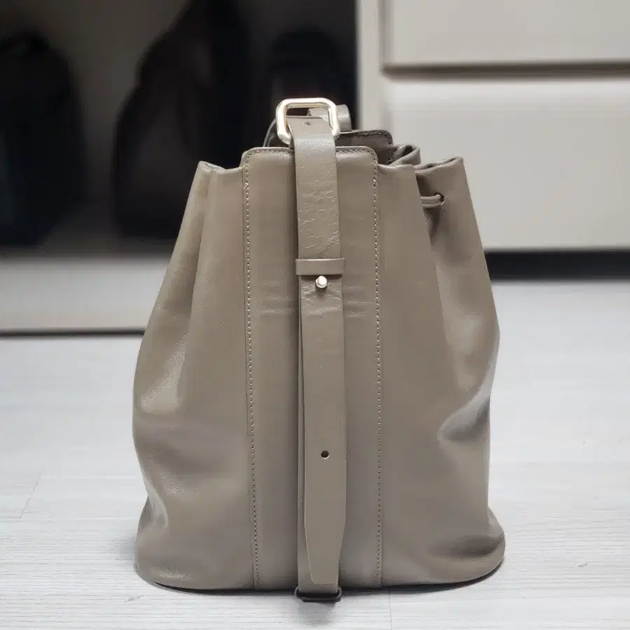 툴리파리 버킷백 Tully bucket bag - khaki beige