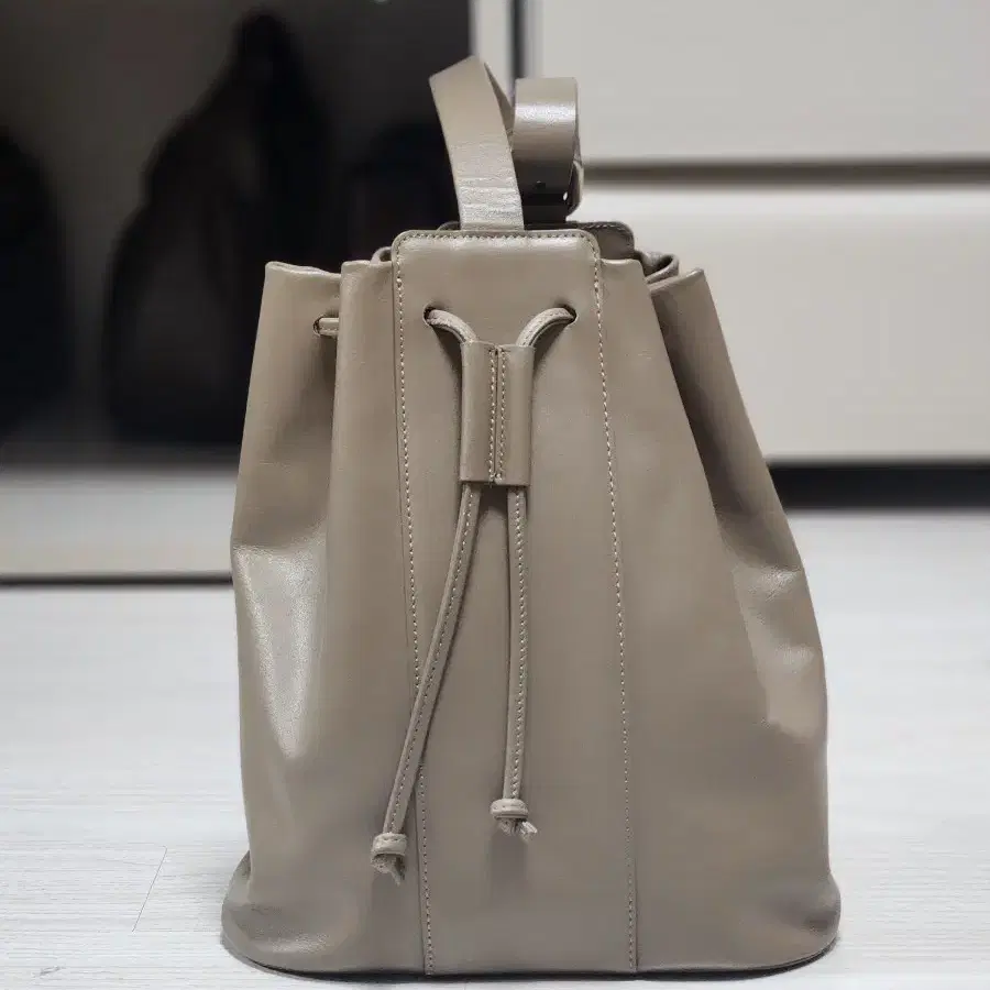 툴리파리 버킷백 Tully bucket bag - khaki beige