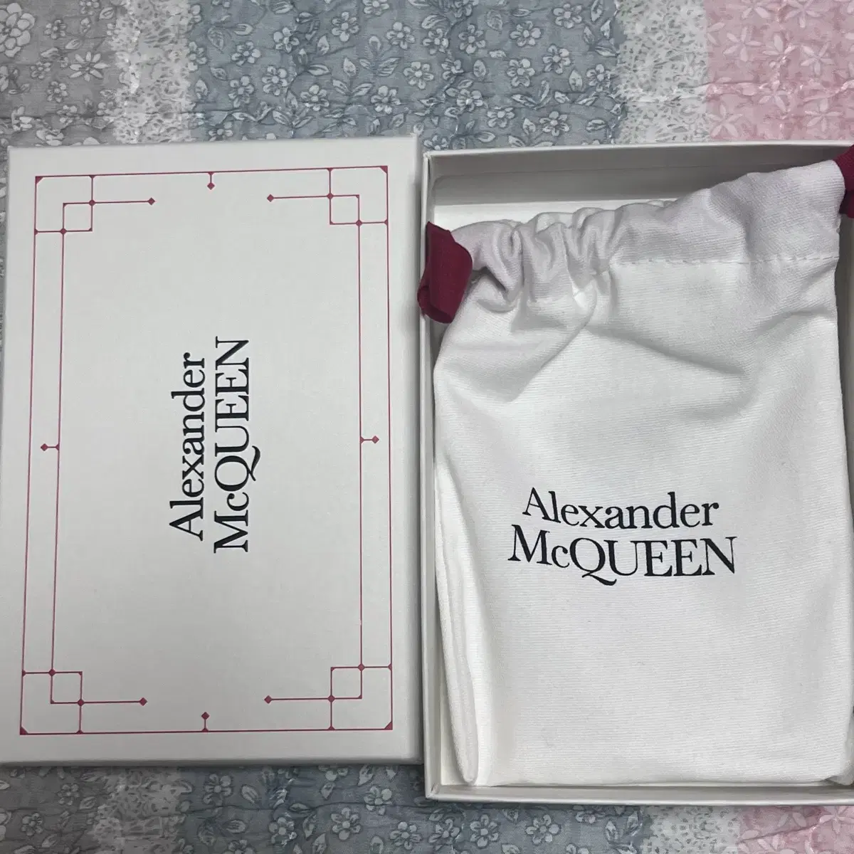 Alexander McQueen The Seal Card Holder지갑