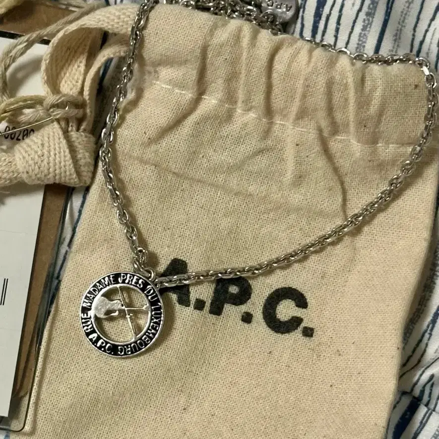 A.P.C 목걸이