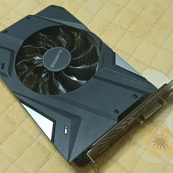 GTX1650 (4GB) 팝니다.