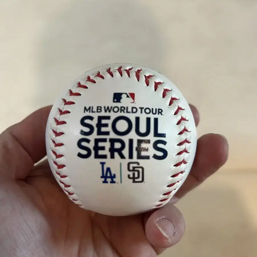 MLB 서울시리즈 기념구 1개 팝니다 (샌디에이고 la다저스)