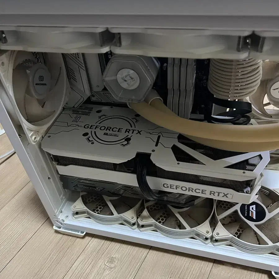 4070ti 컴퓨터 팝니다