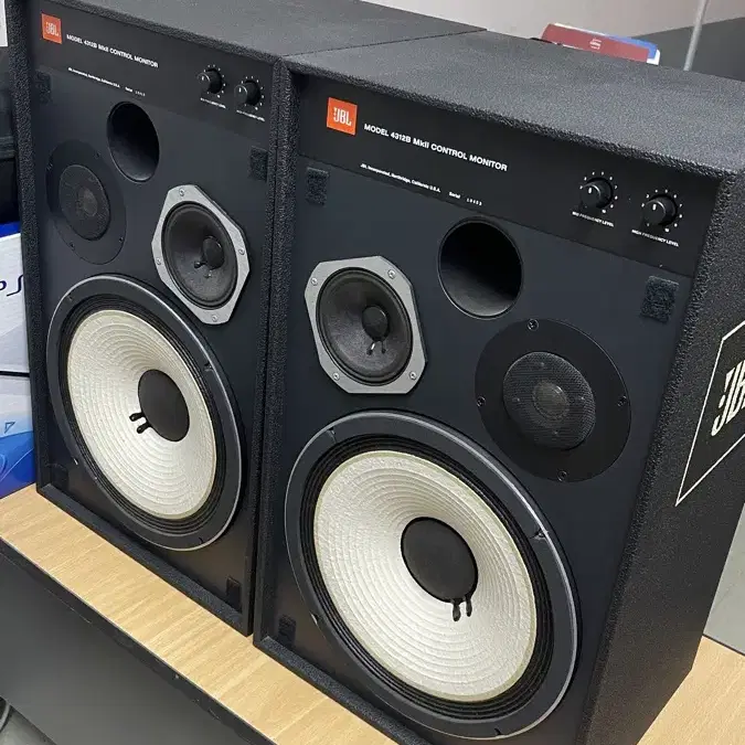 JBL 4312B MK2