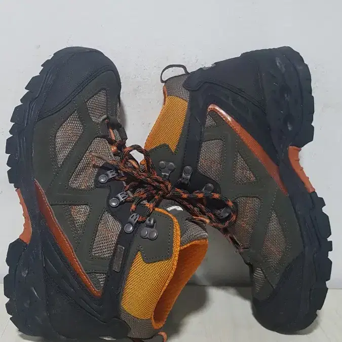 택포 265~270 A급 REDFACE GORE-TEX 트레킹 중등산화!