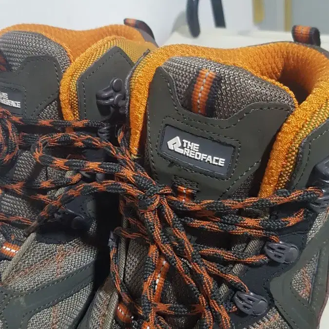 택포 265~270 A급 REDFACE GORE-TEX 트레킹 중등산화!