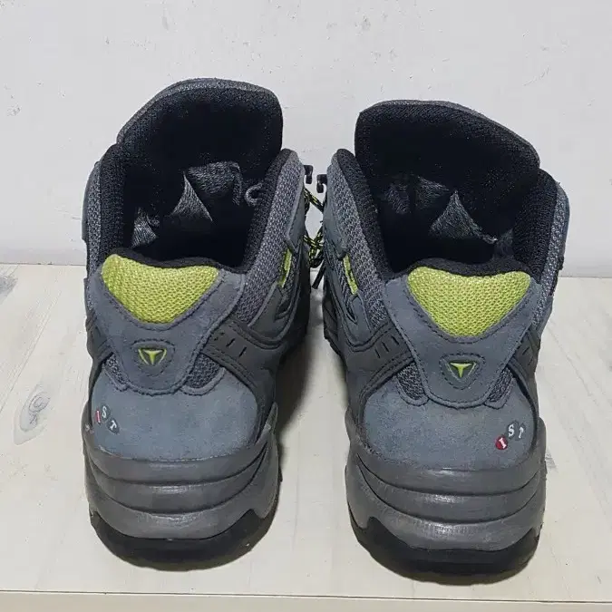 택포 270-275 A급 TREKSTA GORE-TEX 트레킹 등산화!