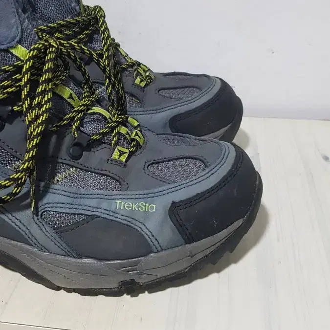 택포 270-275 A급 TREKSTA GORE-TEX 트레킹 등산화!