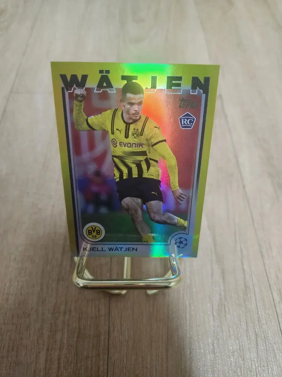 25Topps Competitions 175Limited Dortmund Kiel Bettien Rookie Football Card ~~ ~~.