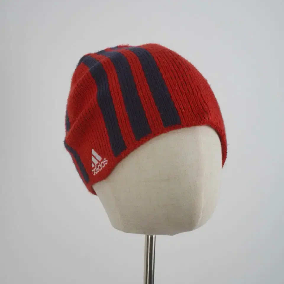 adidas 3 lines beanie