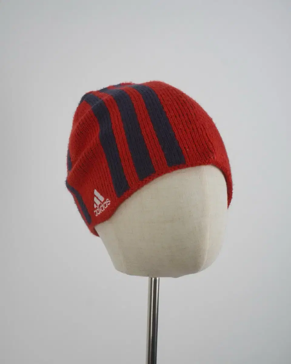 adidas 3 lines beanie