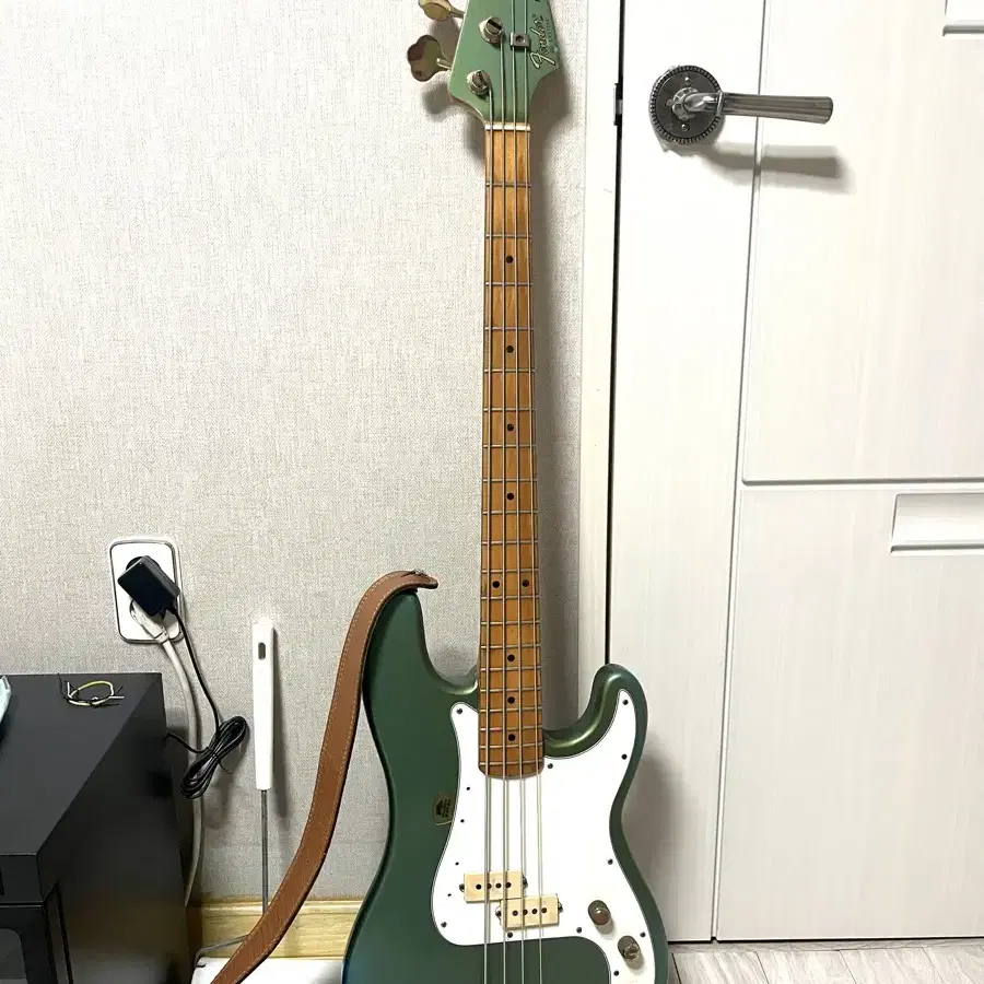 펜더 프레시젼 스페셜 80 (Fender Precision Special