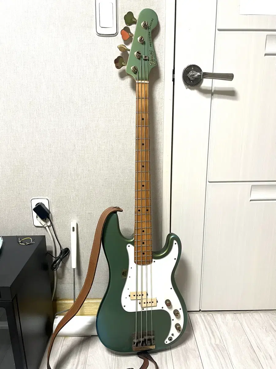 펜더 프레시젼 스페셜 80 (Fender Precision Special