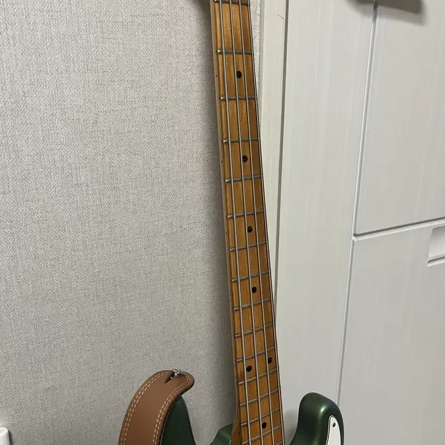 펜더 프레시젼 스페셜 80 (Fender Precision Special