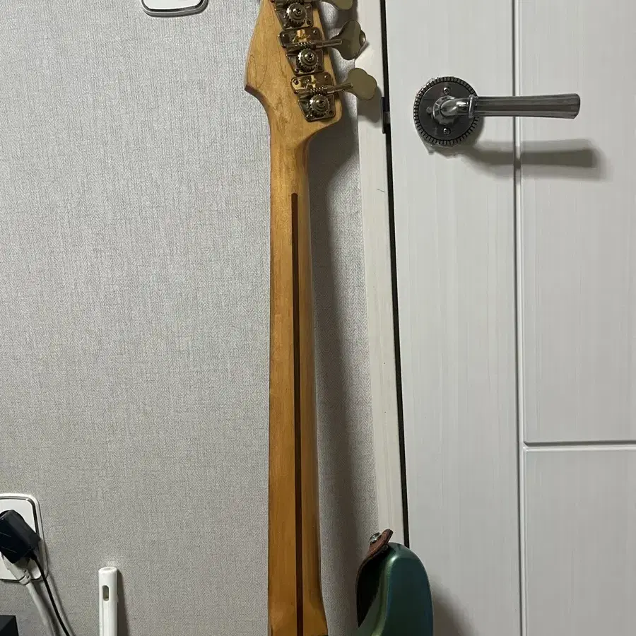 펜더 프레시젼 스페셜 80 (Fender Precision Special