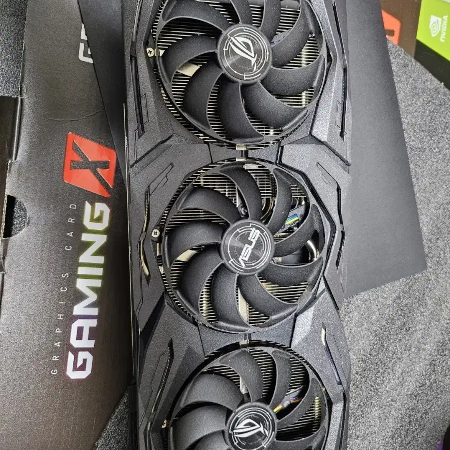 ASUS RTX2080TI 3팬 팝니다.