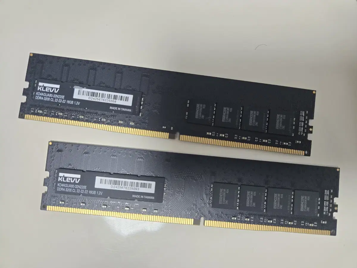 klevv ddr4 3200 32G(16x2) 팝니다