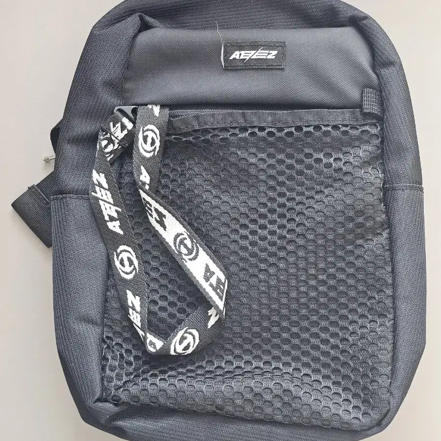 에이티즈 라이티니 LIGHTINY SLING BAG 포카 제외