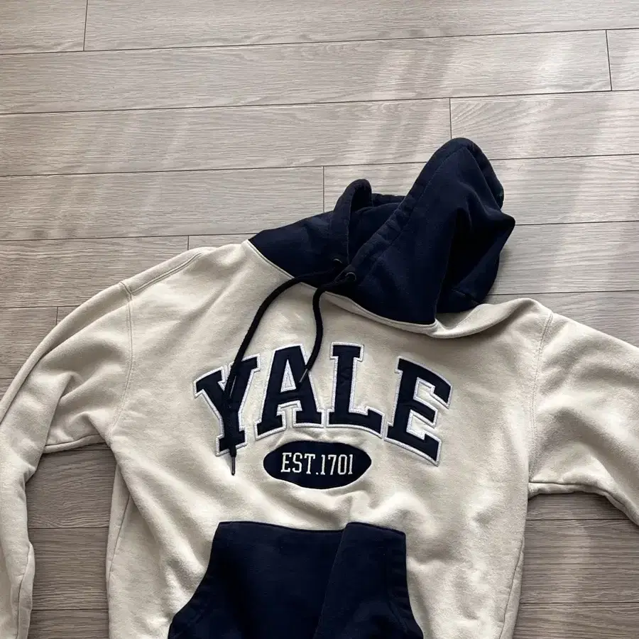 2 TONE ARCH HOODIE BEIGE / NAVY, 예일 후드티