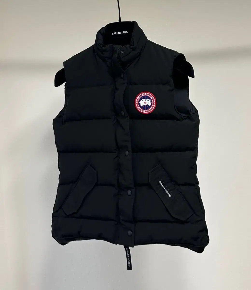 [S] Canada Goose Women's Freestyle Padded Vest (2-Way)