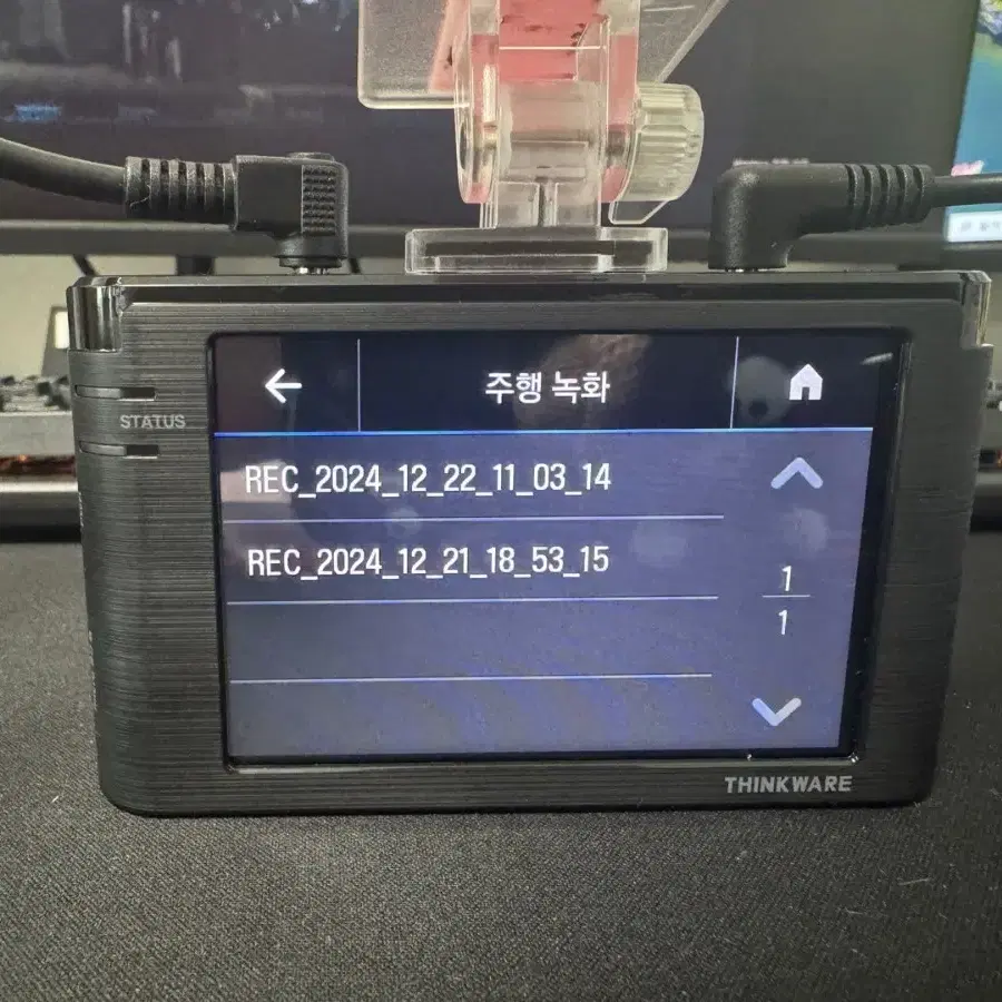 블랙박스 2채널 아이나비 V3000 FHD 32GB 팝니다. 2633A