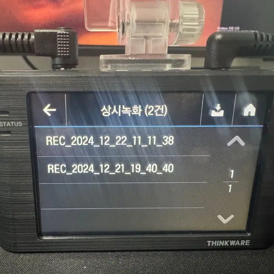 블랙박스 2채널 아이나비 Z5000 FHD 32GB 팝니다. 2591B