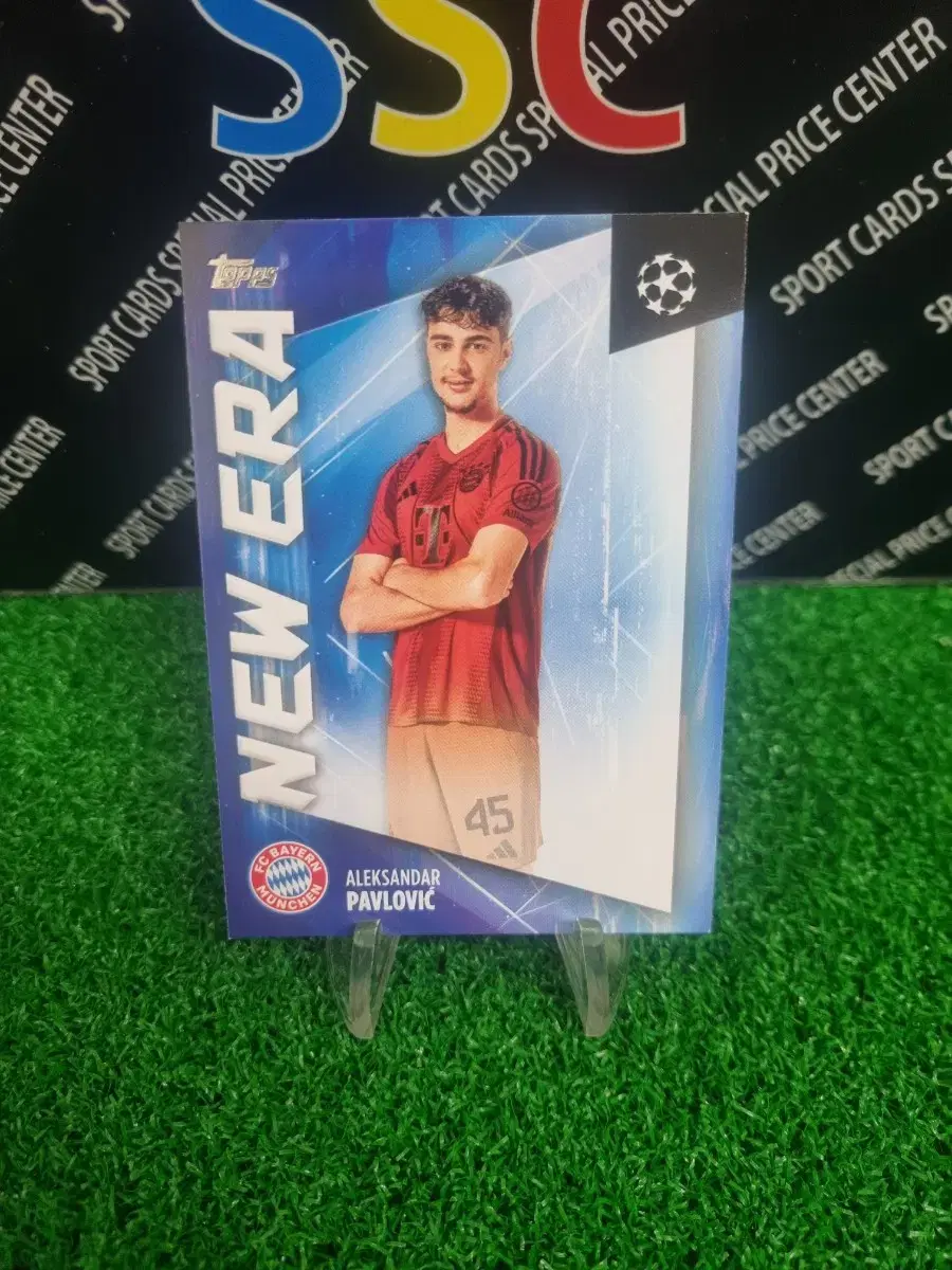 25Tops Competitions Bayern Munich Aleksandar Pavlovic Insert Football Card