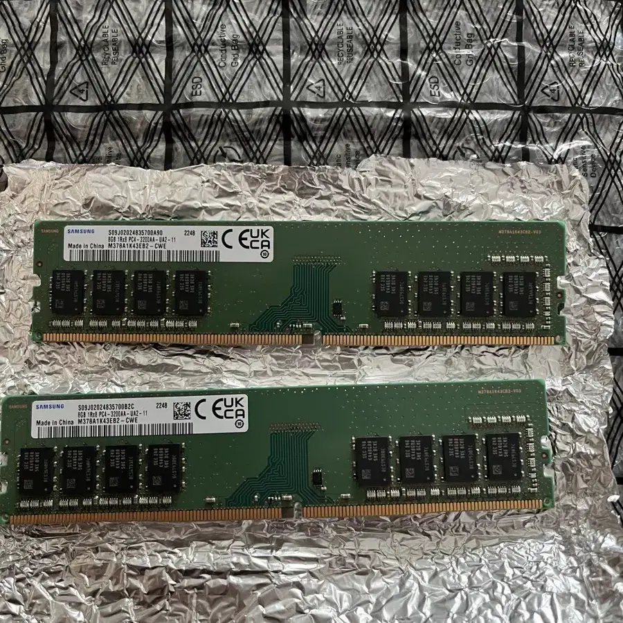 삼성 DDR4 8GB 3200 2개 팝니다.총16GB