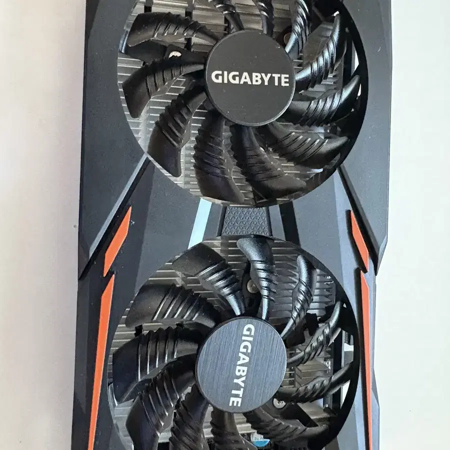 그래픽카드 GIGABYTE 1050ti