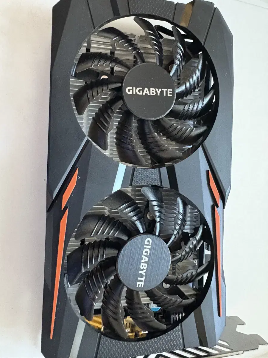 그래픽카드 GIGABYTE 1050ti