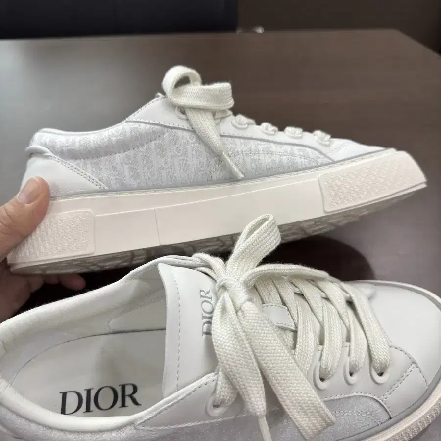 디올 (DIOR) B33 오블리크 자카드 스니커즈 (화이트)