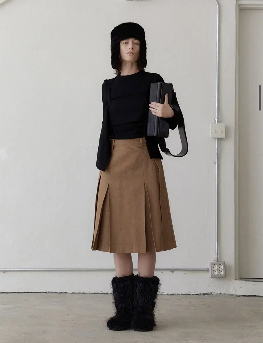 (새상품) 에핑글러 미디 스커트 straight midi skirt