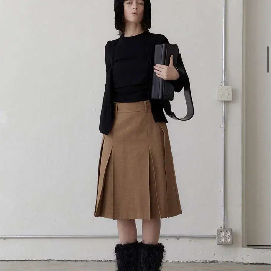 (새상품) 에핑글러 미디 스커트 straight midi skirt