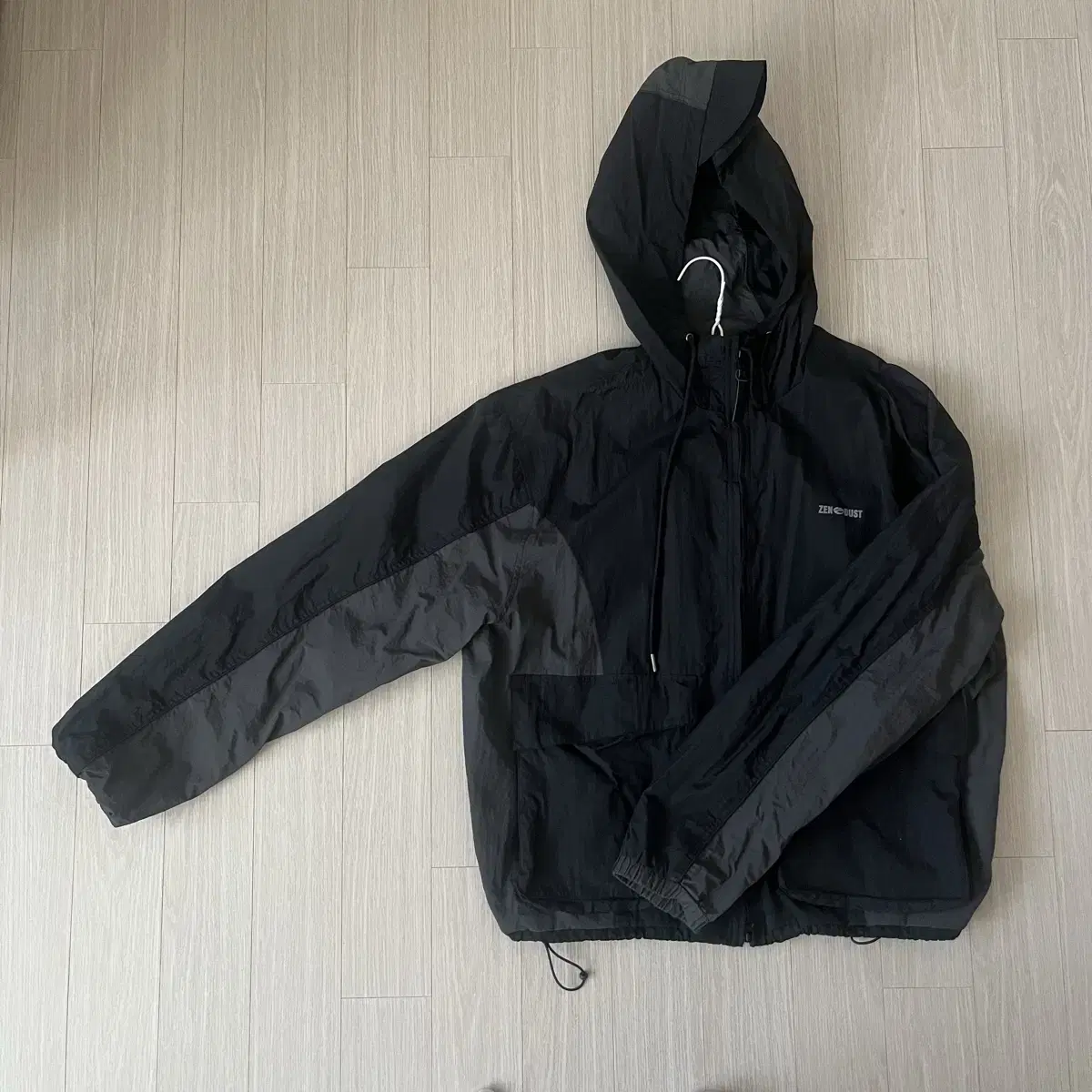 어반드레스 바람막이 Aachen Windbreaker Jumper BLA