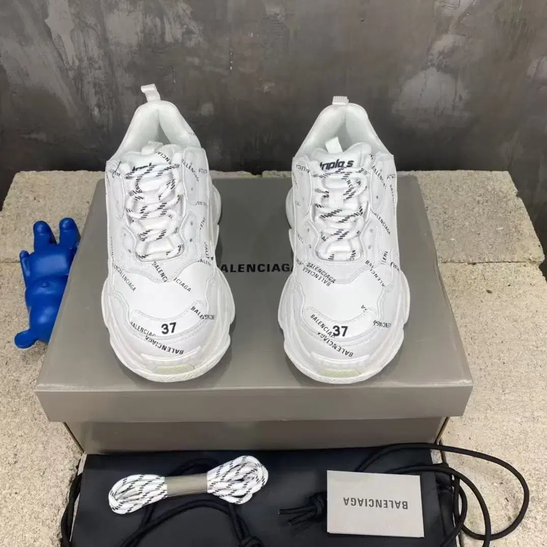 일본 구매Balenciaga스니커즈 아빠 슈즈는 남녀 공종이다