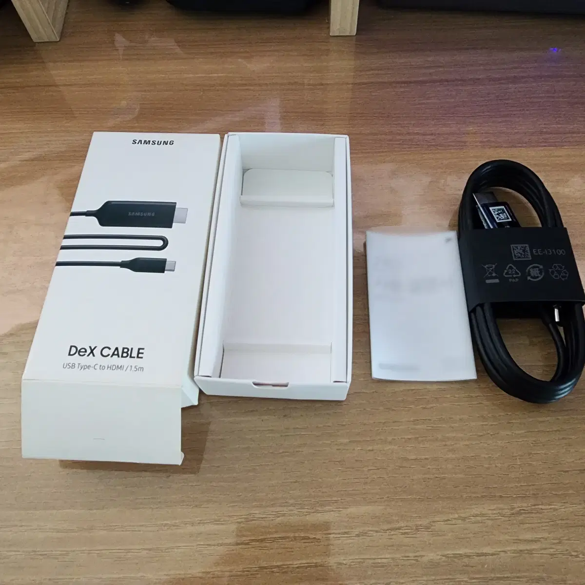 삼성 덱스 케이블 팝니다. (USB C to HDMI)