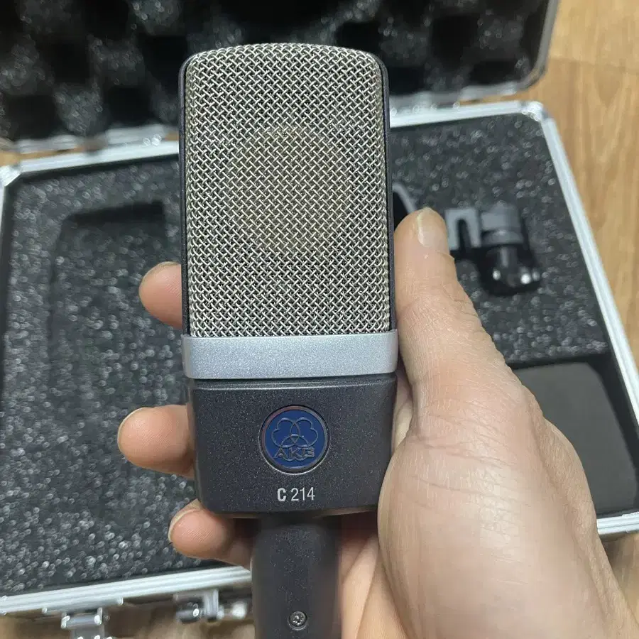 AKG C214 콘덴서 마이크 풀박스 팝니다