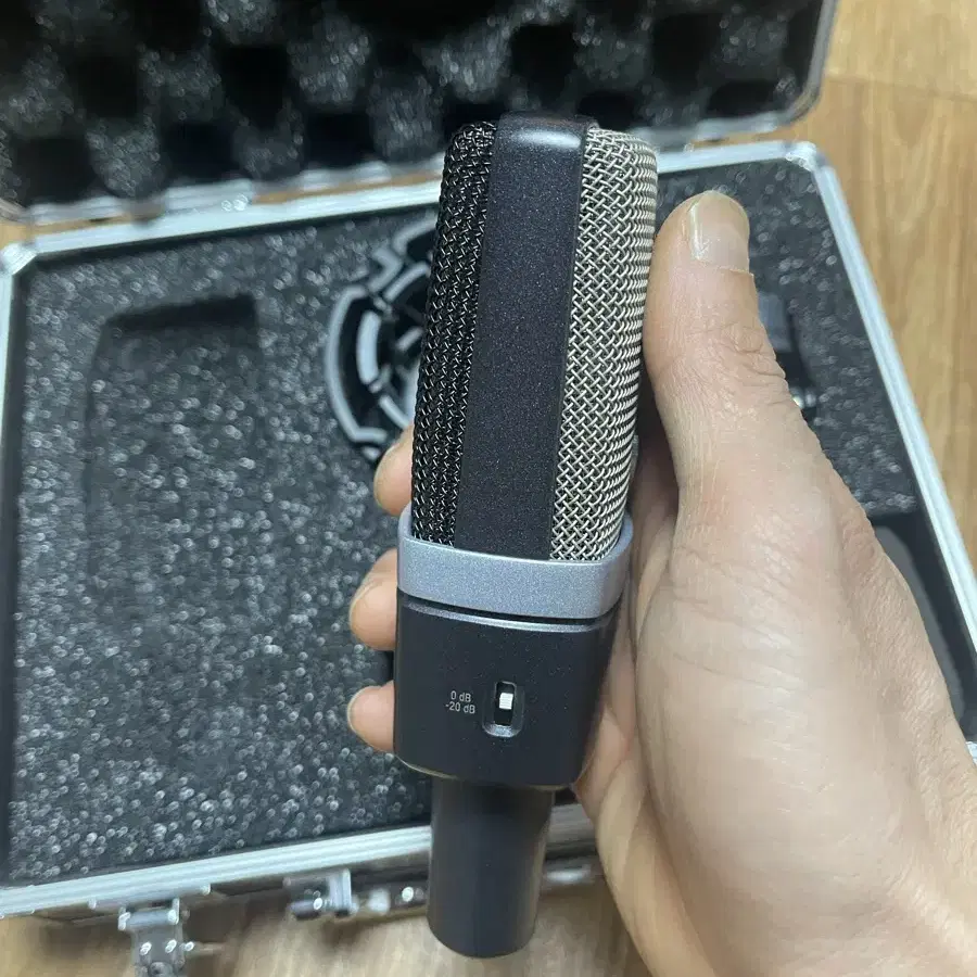 AKG C214 콘덴서 마이크 풀박스 팝니다