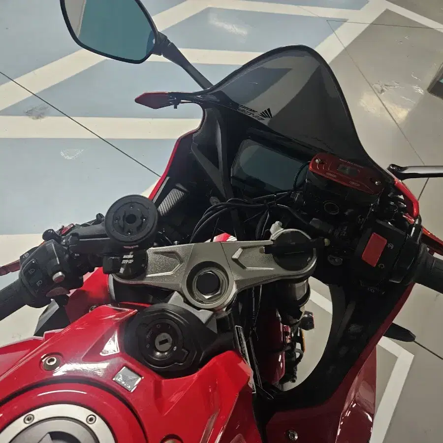 21년식 cbr650r 1.8키로대 풀배기 팝니다