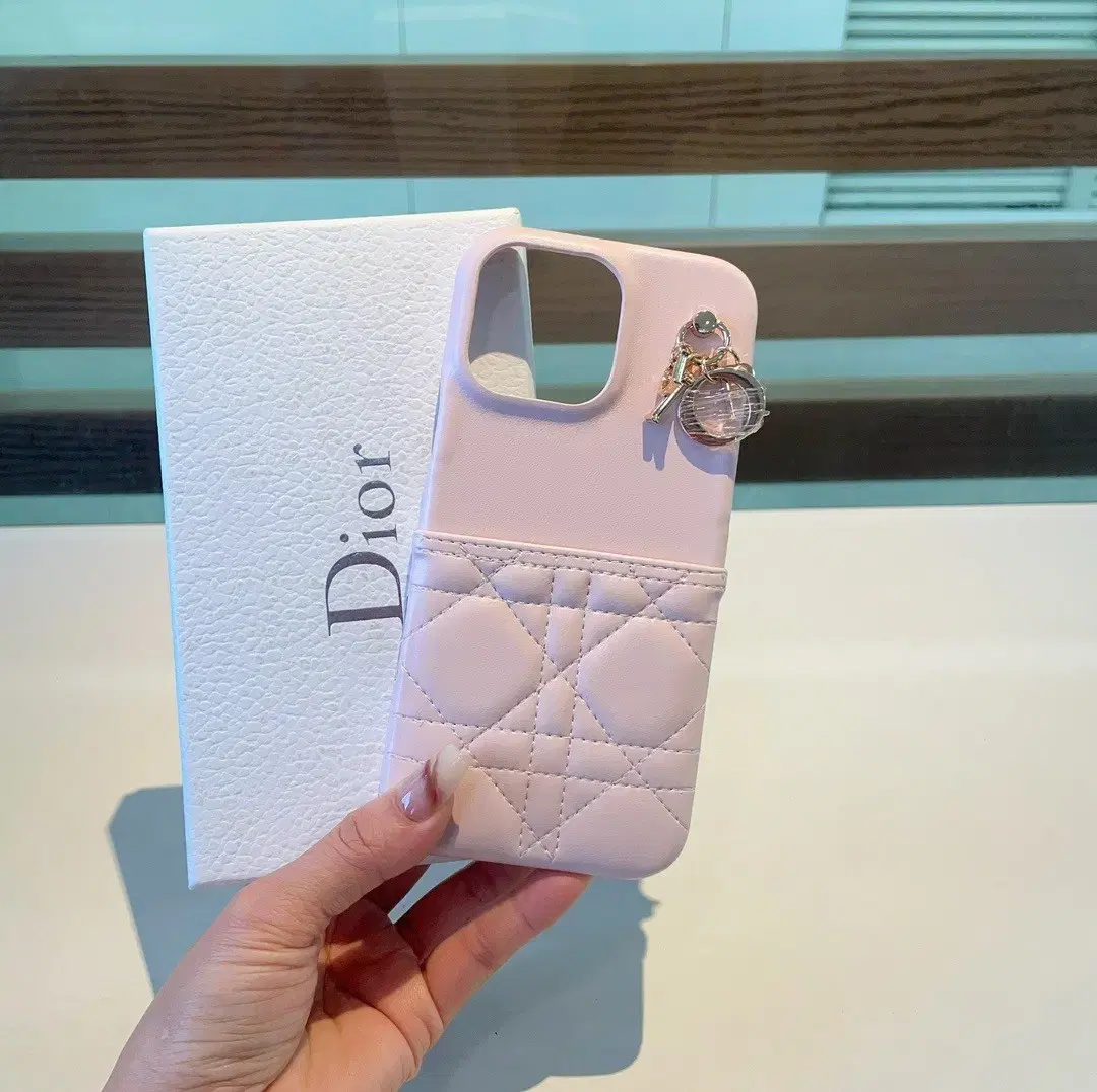 Dior  핸드폰 케이스