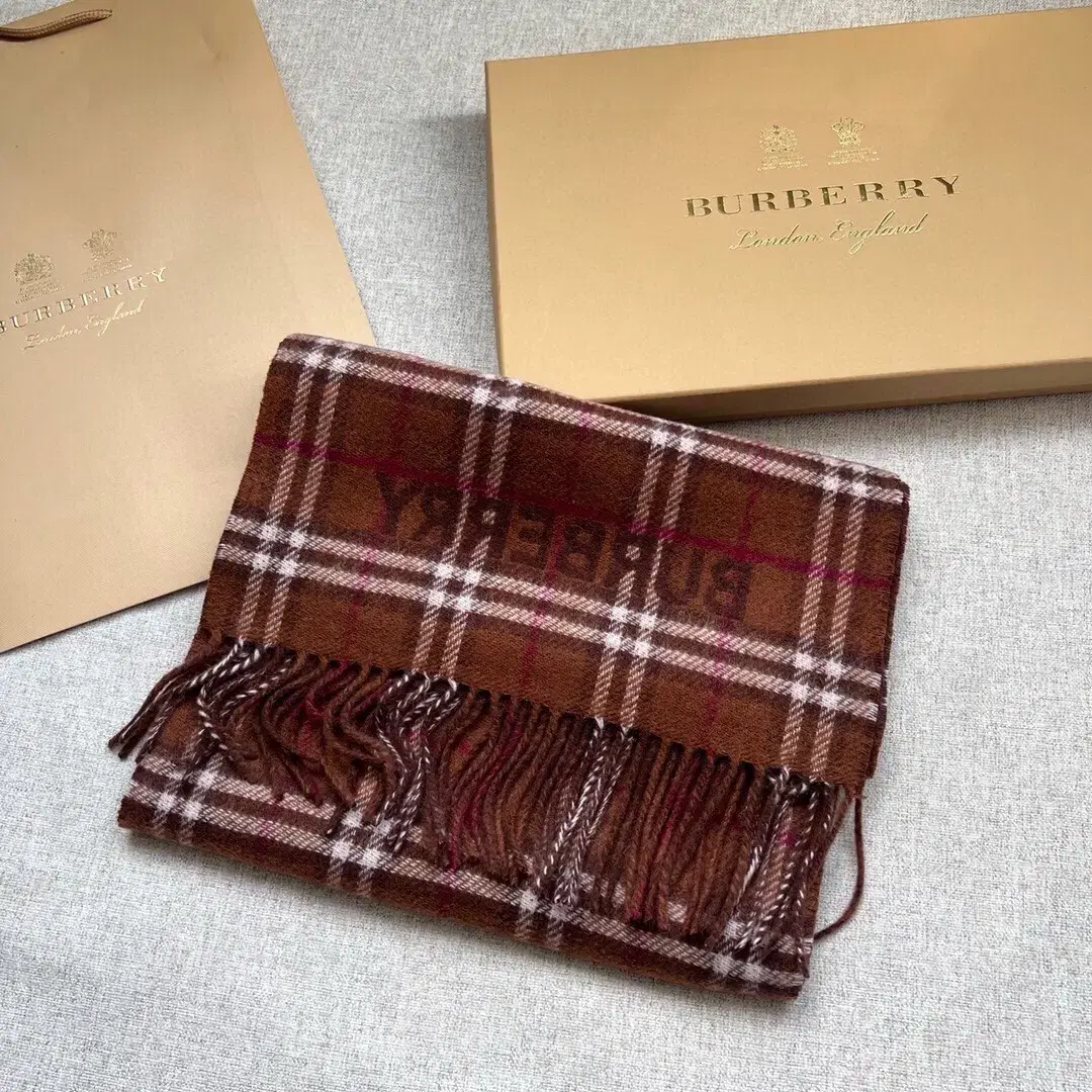 Burberry   망토