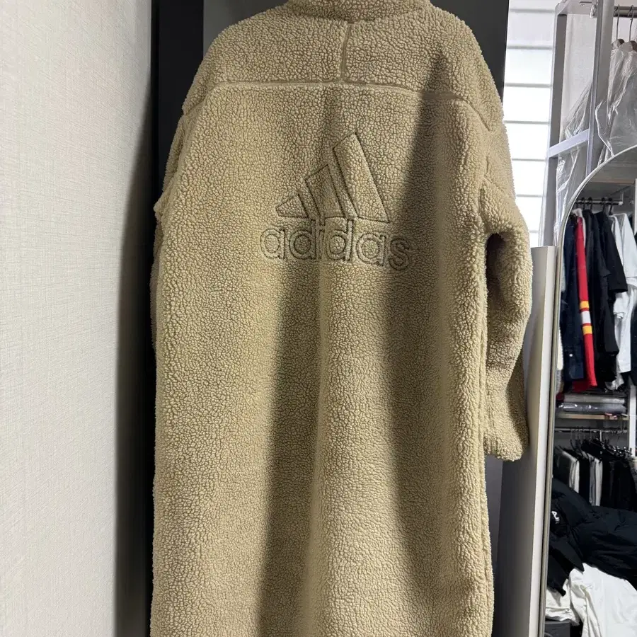 아디다스 양면 롱 쉐르파 자켓(3XL)