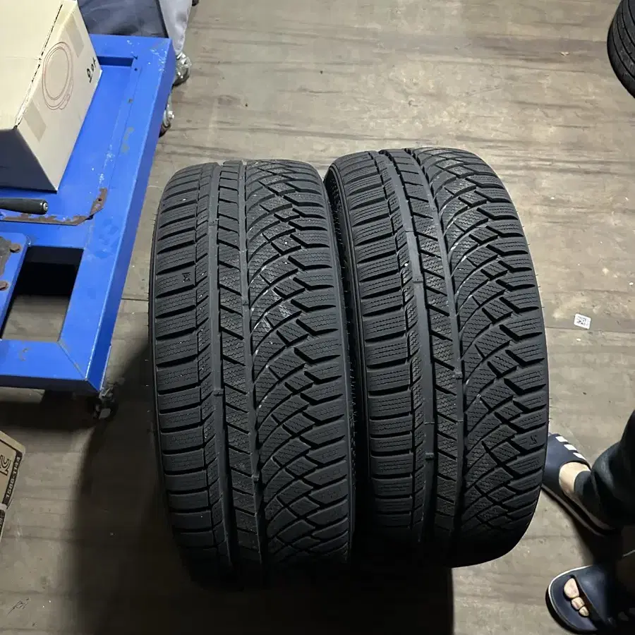 금호 스노우 타이어 245/45 R19