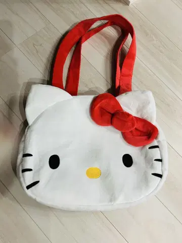 시마무라 해피백 키티모양의 가방과 아크릴 스탠드